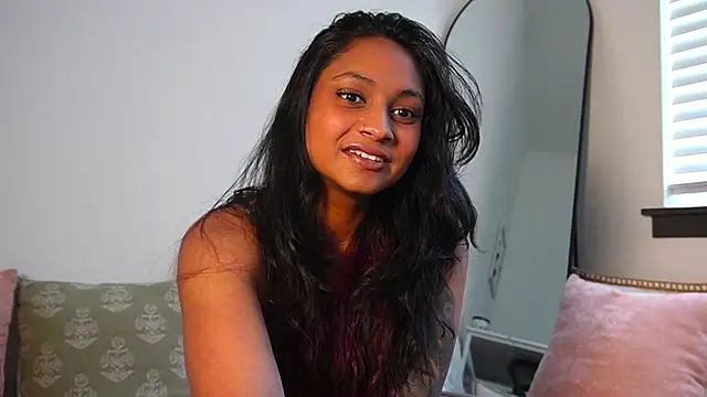 itsjustzara online show from February 27, 10:43 pm