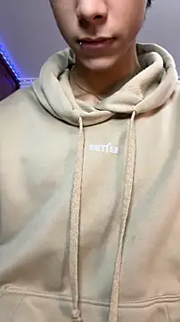 Snapshot of DiamondEssence chatting on March 2, 11:22 pm DiamondEssence online show from March 2, 11:22 pm