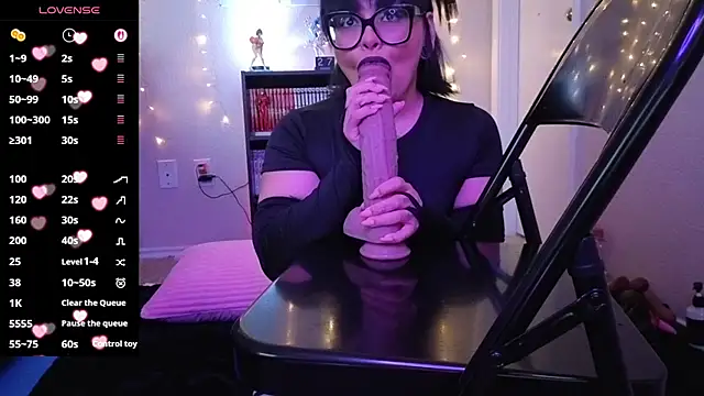 Snapshot of DigitalDiamondXO chatting on March 27, 5:23 pm DigitalDiamondXO online show from March 27, 5:23 pm