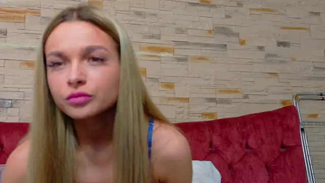 LannaSkyy online show from March 6, 8:38 pm