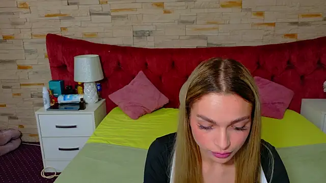 LannaSkyy online show from March 20, 8:03 pm