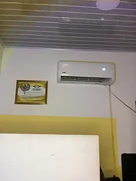 Snapshot of Eloise_aksnes chatting on July 27, 5:58 am Eloise aksnes online show from July 27, 5:58 am