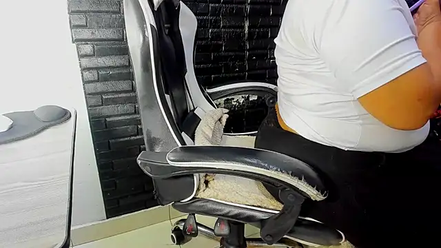 ScarlettSexRx online show from April 7, 12:49 pm