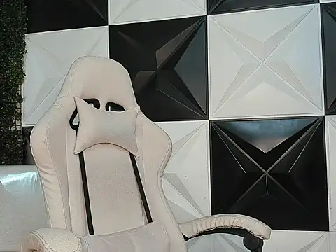 Snapshot of Damondark chatting on March 2, 8:15 pm Damondark online show from March 2, 8:15 pm