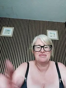 FlirtyFleur-x online show from May 30, 1:08 pm