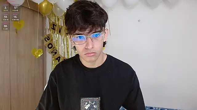noah millerx online show from May 23, 3:34 am