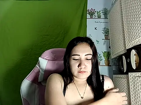 missrica13 online show from March 13, 6:20 am