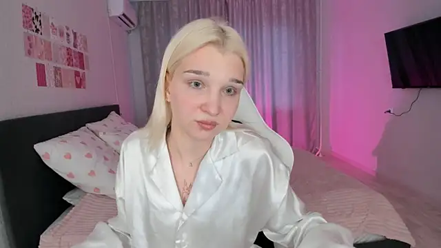 Lara Blue online show from March 10, 4:06 am