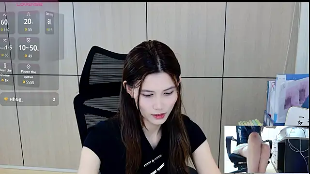Snapshot of zhen-68 chatting on May 25, 1:44 am zhen-68 online show from May 25, 1:44 am