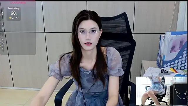 Snapshot of zhen-68 chatting on May 31, 2:20 am zhen-68 online show from May 31, 2:20 am