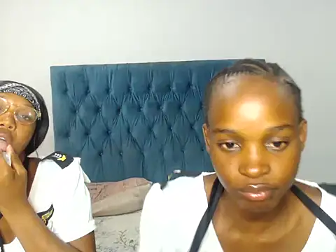 Snapshot of CooperHott chatting on February 26, 5:01 pm CooperHott online show from February 26, 5:01 pm