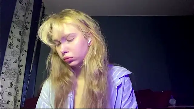 ShariLappas online show from April 12, 8:19 am