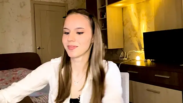 Snapshot of PrettyReal chatting on February 28, 8:04 am PrettyReal online show from February 28, 8:04 am