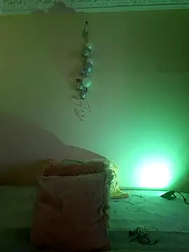 LunaBlaise online show from March 13, 8:10 am