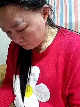 Snapshot of phay79 chatting on February 27, 1:49 am phay79 online show from February 27, 1:49 am