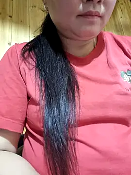 Snapshot of phay79 chatting on May 5, 2:25 pm phay79 online show from May 5, 2:25 pm