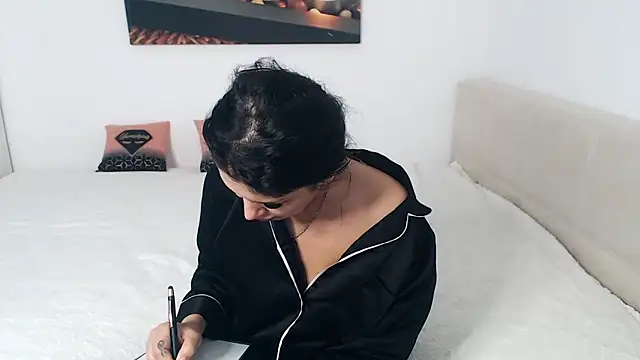 NickyHotXO online show from March 17, 5:00 am