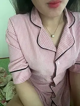 Snapshot of Xoai-cute chatting on July 27, 3:46 am Xoai-cute online show from July 27, 3:46 am