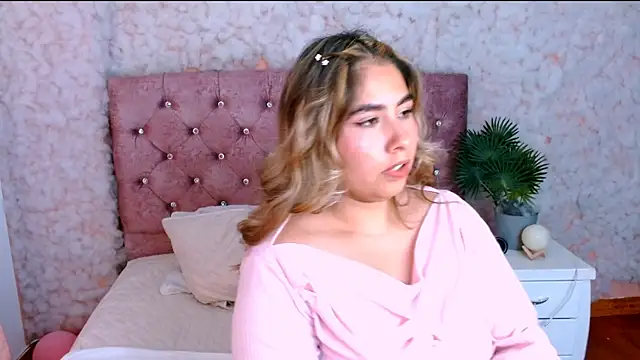 Sofiazaf  online show from March 17, 7:39 pm