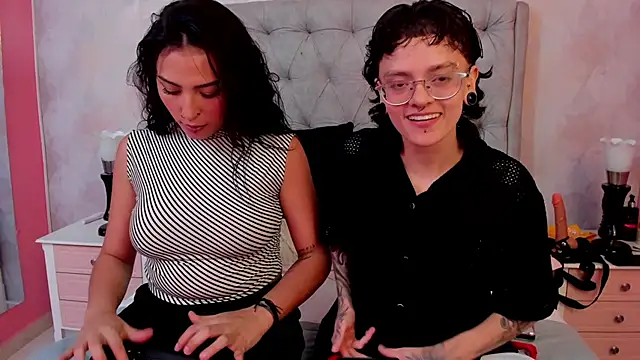 Snapshot of CaliferAndAurora chatting on June 30, 3:29 am CaliferAndAurora online show from June 30, 3:29 am