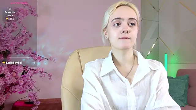 Bambi Bloom online show from March 27, 5:24 am