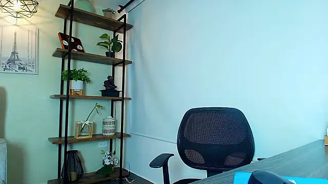 Snapshot of Victoria-Collins_ chatting on March 2, 12:23 pm Victoria-Collins online show from March 2, 12:23 pm