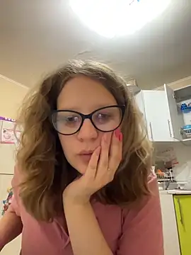 Snapshot of Luminosa chatting on March 2, 7:10 pm Luminosa online show from March 2, 7:10 pm