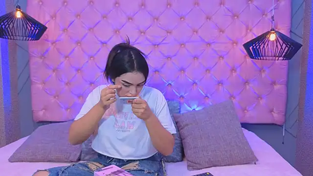 SARA HORNY- online show from May 22, 4:19 am