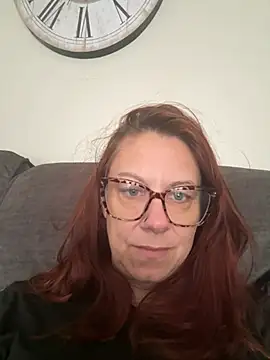 Cara-CurvyUK online show from March 3, 12:33 pm