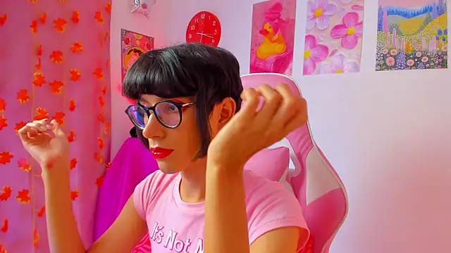 Madeline 21 online show from April 6, 12:17 pm