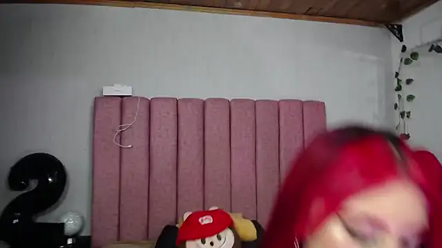 Snapshot of SaraLjordad chatting on April 27, 7:45 pm SaraLjordad online show from April 27, 7:45 pm