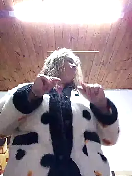 momismilf544 online show from May 24, 5:01 am