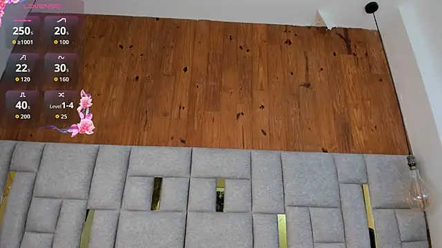 camilaa smith  online show from April 7, 8:20 pm