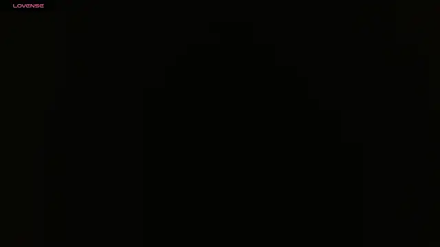 Snapshot of Sweet_kitty_05 chatting on June 1, 6:20 pm Sweet kitty 05 online show from June 1, 6:20 pm