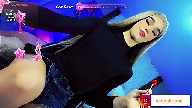 Snapshot of Sophiaa_doll_ chatting on July 10, 4:17 am Sophiaa doll online show from July 10, 4:17 am