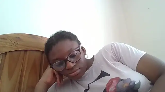 Snapshot of SexyGemBeauty chatting on June 4, 2:01 pm SexyGemBeauty online show from June 4, 2:01 pm