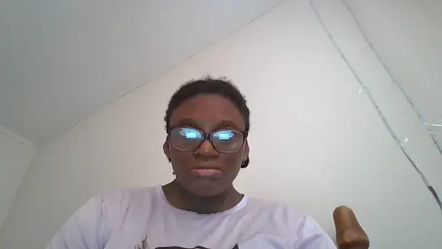 Snapshot of SexyGemBeauty chatting on June 13, 5:33 pm SexyGemBeauty online show from June 13, 5:33 pm