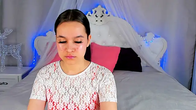 Snapshot of AishaTempt chatting on March 2, 8:32 am AishaTempt online show from March 2, 8:32 am