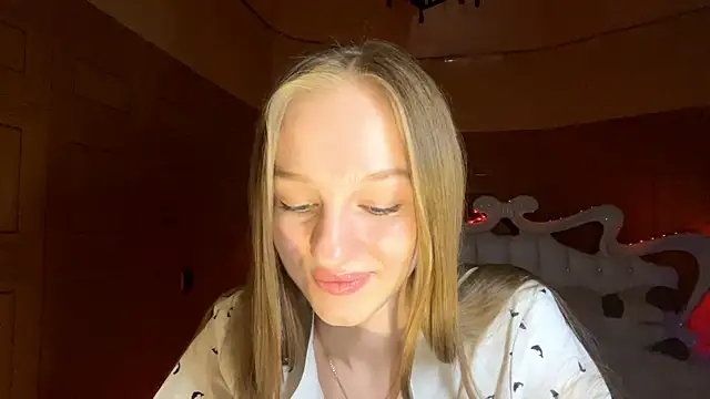 Anika Socutehe online show from April 13, 11:21 pm