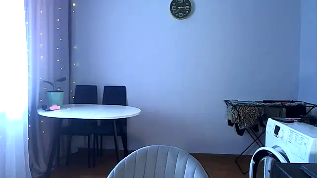 imvika online show from June 18, 2:23 am