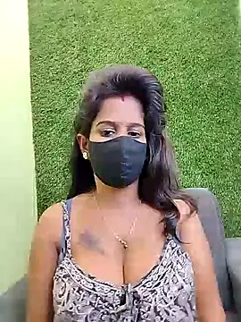 Snapshot of Tinaa_baby chatting on April 10, 11:04 am Tinaa baby online show from April 10, 11:04 am