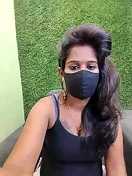 Snapshot of Tinaa_baby chatting on April 11, 9:57 am Tinaa baby online show from April 11, 9:57 am