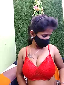 Snapshot of Tinaa_baby chatting on April 17, 6:33 pm Tinaa baby online show from April 17, 6:33 pm