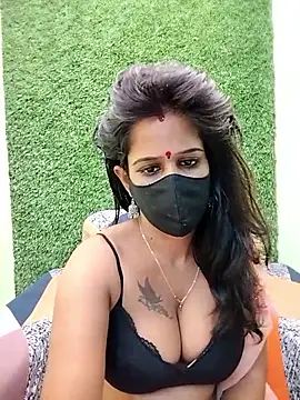 Snapshot of Tinaa_baby chatting on April 21, 4:01 pm Tinaa baby online show from April 21, 4:01 pm