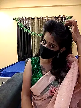Snapshot of Tinaa_baby chatting on May 3, 10:10 am Tinaa baby online show from May 3, 10:10 am