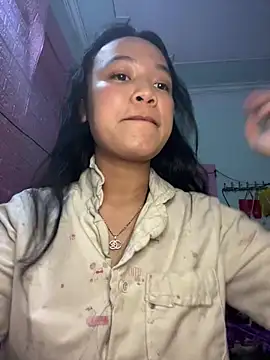 Snapshot of Leeeeiu chatting on March 3, 4:57 pm Leeeeiu online show from March 3, 4:57 pm