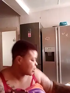 Snapshot of BabeCharmmie chatting on March 1, 1:35 pm BabeCharmmie online show from March 1, 1:35 pm