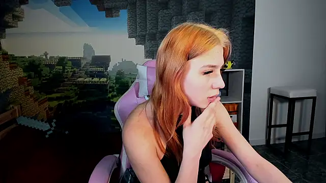 RosaFowler online show from February 28, 12:28 pm