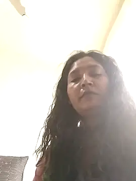 Snapshot of mysteriousgal031 chatting on March 2, 10:44 am mysteriousgal031 online show from March 2, 10:44 am