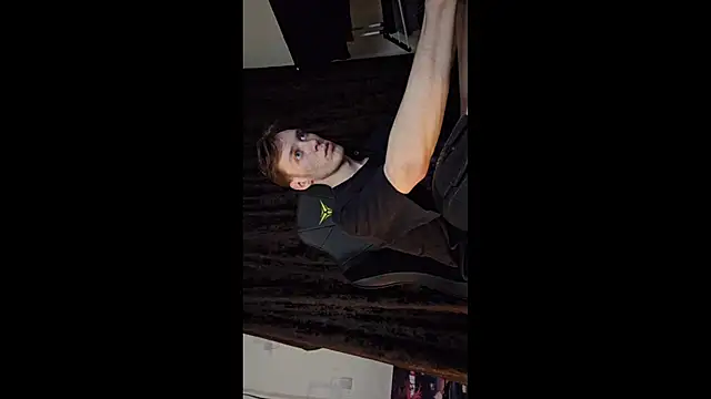 Snapshot of Huly_Entertainment chatting on March 3, 3:18 pm Huly Entertainment online show from March 3, 3:18 pm